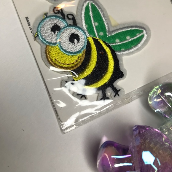 3/$15 patches and keychains mushroom bees daisy keyring iron in patch flowers 💕 - Picture 4 of 4